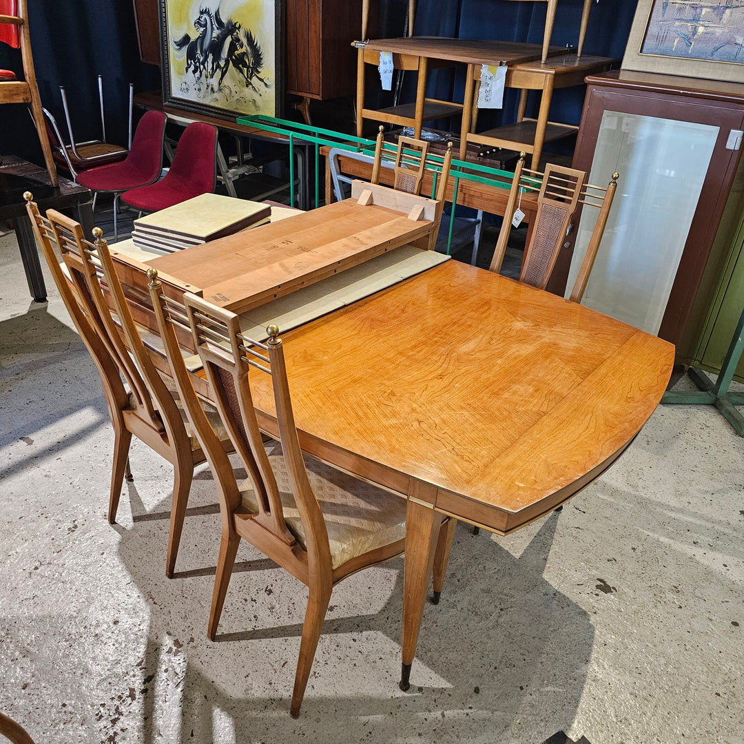 Metz Dining Table & Chairs