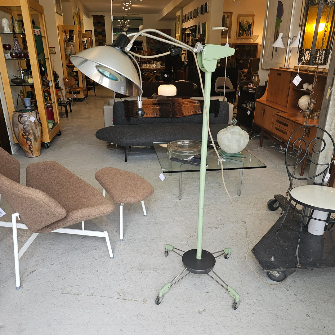 Industrial Green Rolling Medical Floor Lamp