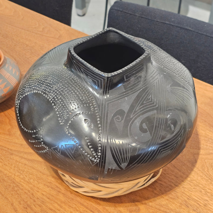 Yolanda Quezada Mexican Black Ceramic Pot - Signed
