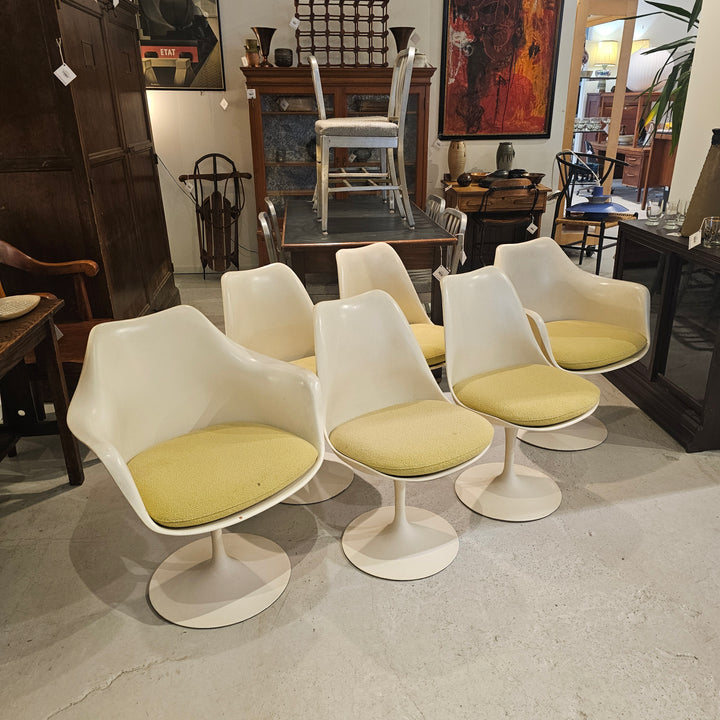 (6) Knoll Saarinen Tulip Chairs